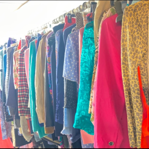 1000 Items! Live Unboxing Show -Wednesday Night 8 pm-$5.00 Starts - Picture 4 of 7